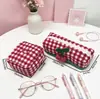 Nuevo estuche de lápices de papelería a cuadros de lana transfronterizo, bolsa para toallas sanitarias de estudiante, bolsa de maquillaje multifuncional de gran capacidad, bolsa de almacenamiento