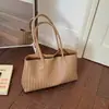 Bolso de Hombro Cruzado de Mimbre de Nicho para Mujer 2026 Nuevo Verano Gran Capacidad para Viajes Cotidianos Elegante Bolso Tote de un Solo Hombro