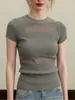 Camiseta de tricô cinza com detalhes vazados e manga curta para mulheres, estilo nicho slim-fit de verão, top modelador e estiloso