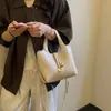 Bolso de Mano de Alta Gama para Mujer 2026 Nuevo Estilo Lujo Ligero Nicho Versátil Bolso de Hombro Cruzado Moda Súper Caliente Bolso para el Trabajo