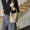 Bolsas da Moda Deste Ano: Novas Bolsas Saco Femininas, Bolsas de Ombro de Novo Estilo, Bolsas de Ombro com Textura Retrô de Outono, Bolsas Transversais da Moda