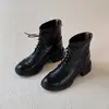 Botas de piel, botines de tacón alto, nuevo diseño estilo motociclista, elegantes botas con cordones, botas estilo Dr. Martens con tacón grueso, botas de estilo británico para mujer, colección 2026, con cremallera trasera y punta redonda
