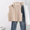 Elegante e suave, este colete de malha com botões dourados e gola redonda é um novo estilo outono/inverno, perfeito para usar em camadas. Pode ser usado como cardigã, colete ou suéter