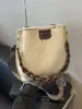 Bolsa Maillard de Luxo Feminina 2025 Nova Outono Textura Retrô Bolsa de Ombro Alça Larga Bolsa Transversal Saco
