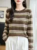 Camisa de Cuello Redondo Rayas de Color Empalmadas de Bambú Diseño Único de Textura Rayas de Bloque de Color Versátil Otoño/Invierno Sensación de Alta Gama Suéter de una Sola Pieza