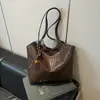 Bolso de Hombro Casual de Moda Simple Retro Estilo Nuevo Elegante de Nicho Bolso Tendencia Primavera 2026 Bolso de Axila para Mujer