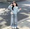 Conjunto de pantalones vaqueros con estampado de estrellas para niña, ropa de otoño para niños, conjunto moderno de estilo coreano, dulce conjunto de dos piezas con sudadera para niñas pequeñas