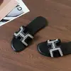En Stock~ Sandalias de Verano para Playa al Aire Libre para Mujer, Estilo H, Slip-On, Modelo Nuevo 2026, Suela Suave, Antideslizantes, Planas