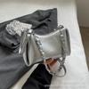 Cadena de Moda de Nicho Francesa Bolso Pequeño para Mujer 2026 Nuevo Estilo Elegante Retro Bolso de Hombro Personalidad con Estilo Bolso Cruzado