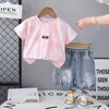 Conjunto de Verão Casual Novo Duas Peças com T-shirt de Manga Curta Bordada com Letras Criativas, Gola Redonda, Respirável e Solto