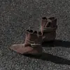 Botines Cuadrados de Dos Vías Estilo Retro First Encounter para Mujer 2026 Otoño Nuevo Estilo Hebilla de Cinturón Tacón Grueso Botas de Moda