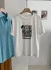 KEKEZOON camiseta fofa de desenho animado anime gola redonda manga curta para mulheres início do outono estilo coreano top com ombro direito moderno 9047