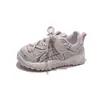 Otoño 2026 Nuevo Estilo Coreano de Moda Versátiles de Malla Suela Suave Antideslizantes de Velcro Tenis para Niños y Niñas