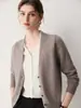 Cárdigan de cachemira con cuello en V para mujer, intelectual, tejido de punto de dos piezas falsas, top exterior versátil, tejido exterior de color block suelto para otoño e invierno