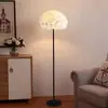 Lámpara de Pie de Plumas Nórdica de Lujo Ligero Protección Ocular Estilo Ins Dormitorio Sala de Estar Vertical Celebridad de Internet Sala de Transmisión en Vivo Lámpara de Atmósfera de Fondo