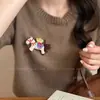 Broche de Pônei de Tecido Fofo para Mulheres, Adequado para Casacos e Lenços, com um Design Único e Estilo de Nicho