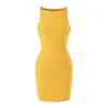 Elegante Vestido Mini Bodycon de Um Ombro Sem Mangas Verão Nova Chegada Cintura Marcada Ajustado ao Corpo Cor Sólida Vestido Curto Petite