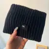 Chapéu de tricô outono e inverno com pompom fofo e proteção para as orelhas para bebês e crianças pequenas, meninos e meninas, espessado e quente, design de urso de desenho animado