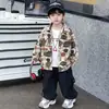 Chaqueta Camisa con Graffiti para Niños Primavera y Otoño Estilo Coreano Niños Pequeños Versátil Atractivo para Niños Pequeños y Medianos Camisa de Comercio Exterior