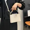 Tendencia Transfronteriza Verano 2025 Bolso de Mano en Forma de V con Patrón de Cocodrilo Bolso Tote de Gran Capacidad Bolso de Hombro de Gama Alta para Viajes