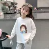 Súper linda camiseta de manga larga para niñas, algodón puro de otoño 2026 nueva ropa de dibujos animados, camiseta básica para niñas pequeñas, ropa de otoño para niños