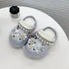 Pantuflas para niñas, punta cerrada, nuevo estilo verano 2026, zuecos infantiles, de moda, antideslizantes, sensación de "pisar caca", sandalias de princesa, para usar al aire libre