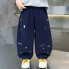 Calça Estampada com Foice para Meninos Primavera e Outono 2026 Nova Estilosa Larga Casual para Crianças Calças de Bebê Comércio Exterior