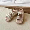 Sandálias Infantis 2026 Verão Novo Estilo Sapatos de Praia Abertos para Bebês Sandálias de Menininhas Sola Macia Sapatos de Princesa