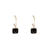 Dongju Corea del Sur simple divertido elegante celebridad de internet cara sonriente feliz aretes nuevo moderno lindo aretes en forma de C
