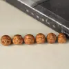 Sándalo finamente tallado 12 animales del zodíaco accesorios DIY creativos culturales y artísticos colgantes para hombres y mujeres cadenas para teléfono móvil y artículos decorativos