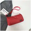 Bolso de Nylon a Cuadros para Mujer 2026 Nueva Moda Bolso Deportivo Casual Versátil Ligero Bolso de Hombro Cruzado para Hombres y Mujeres