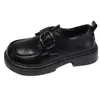 Sapatos de couro estilo britânico 2026 nova moda versáteis mocassins de sola grossa para mulheres sapatos da moda que aumentam a altura para o outono