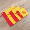 Atacado do Fabricante Sacos de Embalagem de Saco da Sorte Pequeno de Cetim Brocado, Sacos de Pano Vermelho, Sacos de Presente Estilo Tradicional com a Palavra "" e Impressão de Logo