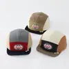 Chapéu Bebê Unissex Cor Color Block Letra Etiqueta Redonda Veludo Outono Inverno Estilo 2 Anos Criança Aba Macia Boné de Baseball