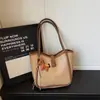 Bolsa Feminina de Luxo de Alto Padrão Nicho 2026 Novo Modelo Versátil Bolsa de Ombro de Grande Capacidade para Trabalho Bolsa Tote Exquisite