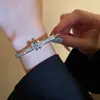 Pulseira Redonda de Aço Titânio Totalmente Cravejada em Diamante Estilo Francês, Pulseira Simples e Fashion de Luxo Leve, Senso de Design, Joia Versátil e Única para Públicos de Nicho