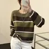Suéter de malha casual de outono com gola redonda, listrado e soltinho para mulheres, versão coreana, versátil, estiloso e que rejuvenesce.