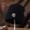 Gorro de Punto Bordado con Letras 3D Venta Directa Gorro de Invierno Cálido