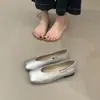 Primavera/Verão 2026 Novo Estilo Coreano Bico Quadrado Slip-On Elegante Flats para o Trabalho Raso Solado Macio Sapatos de Vovó Mocassins Femininos