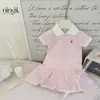 Timo Ropa Infantil para Niñas Vestido de Princesa de Encaje Azul a Cuadros para Niñas Nuevo Primavera Niña Pequeña Elegante Nicho Cuello Polo