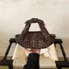 Bolso de mano de otoño de nicho con lazo para mujer, moderno, retro, versátil, estampado de leopardo, de alta gama, casual, bandolera