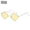 Gafas de sol de moda de metal punk Gafas de sol para mujer Piezas oceánicas Gafas de diamantes Europa y Estados Unidos Extraño transfronterizo 2333 Nuevo