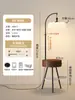 Lámpara de pie estilo crema Espectro completo Protección ocular Lámpara de mesita de noche para dormitorio Estante lateral para sofá de sala de estar simple Lámpara integrada