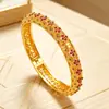 Pulsera con Cierre de Flor de Cuatro Hojas en Filigrana Dorada Color Rosa Rojo, Mismo Estilo, Transmitida en Vivo para Mujeres, Joyería de Lujo Ligero, Fabricante Mayorista Transfronterizo