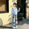 Conjunto Duas Peças Versátil Primavera/Outono Novo Estilo Crianças Médias e Grandes Estilo Escolar Manga Longa Casual Doce Laço Jeans
