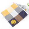 Venta al por mayor de fábrica toalla cuadrada 35*35 suave absorbente engrosada toalla pequeña puesto cuadrado supermercado toalla para babas