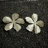 Design Europeu e Americano Metal Flor Franja Colar Feminino Luxo Leve Alto Padrão Puro Estilo Elegante Corrente Elegante para Clavícula Brincos de Flor