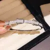 Pulsera Exquisita Versátil de Zirconia Cúbica Completa Transfronteriza Europea y Americana Diseño Simple Pulsera de Zirconia Nicho de Alto Grado Temperamento Joyería de Mano para Mujeres