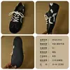 Zapatos de entrenamiento alemanes negros de punta redonda, suela plana, con cordones, para mujer, nuevo modelo 2026, zapatos deportivos casuales para exteriores de suela blanda