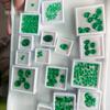 O cultivo hidrotérmico de laboratório de esmeraldas da Colômbia, com especificações de fábrica de tesouros de cores especiais e sintéticas, está completo.